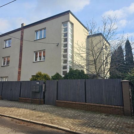 Urban Apartments Studio No 4A, Free Private Parking, Self Check-In Chorzow Bagian luar foto