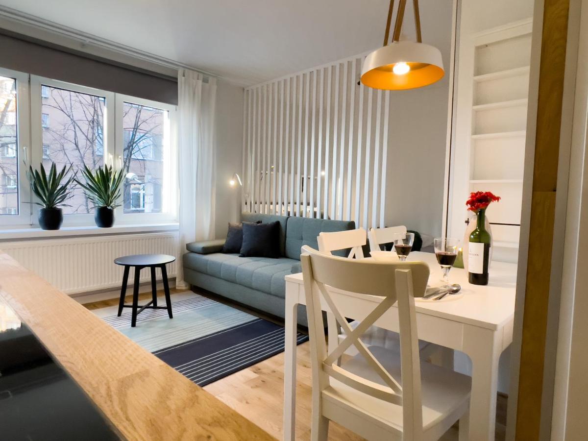 Urban Apartments Studio No 4A, Free Private Parking, Self Check-In Chorzow Bagian luar foto